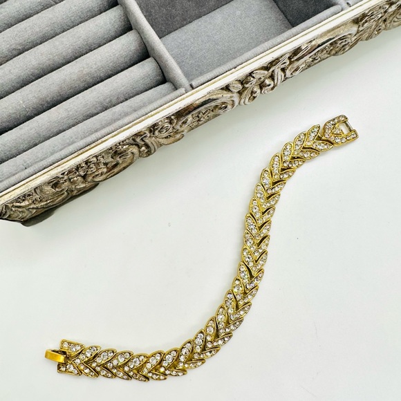 Vintage Rhinestone Bracelet - Picture 10 of 12